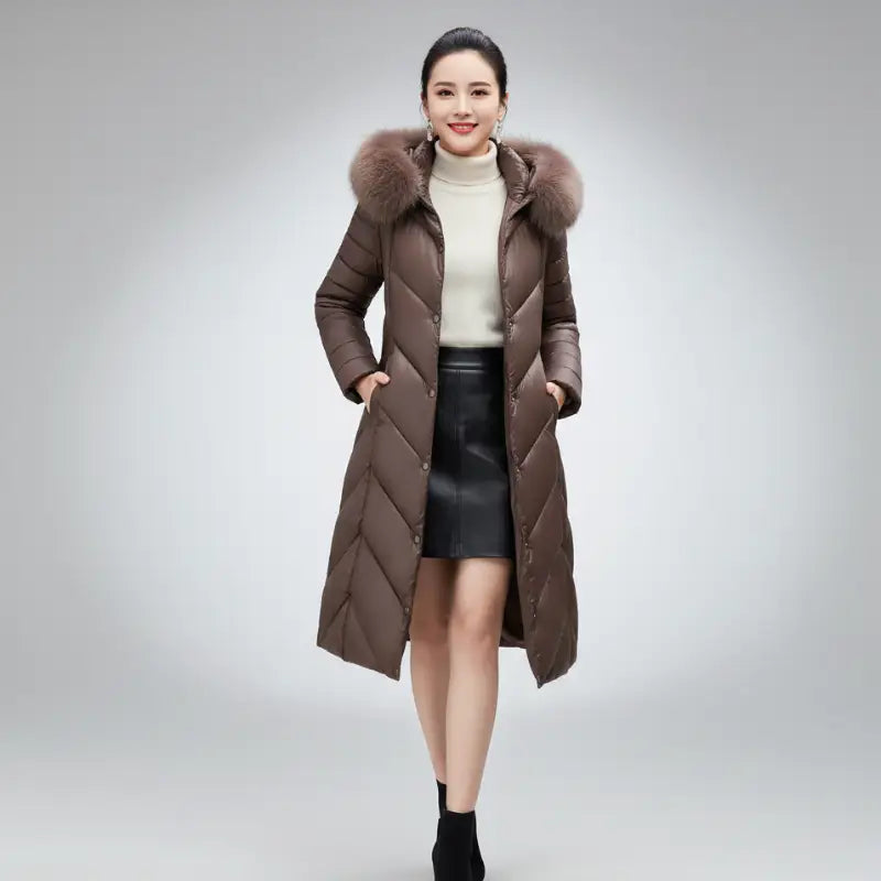 Manteau parka femme avec capuche réglable, coupe féminine, puffer brun avec fourrure