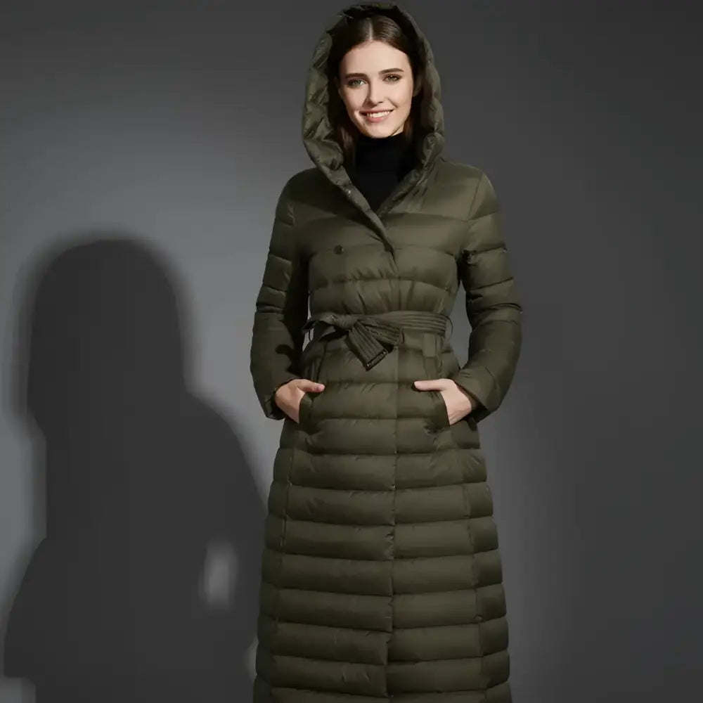 Parka capuche femme en vert olive, manteau long noir, confort optimal