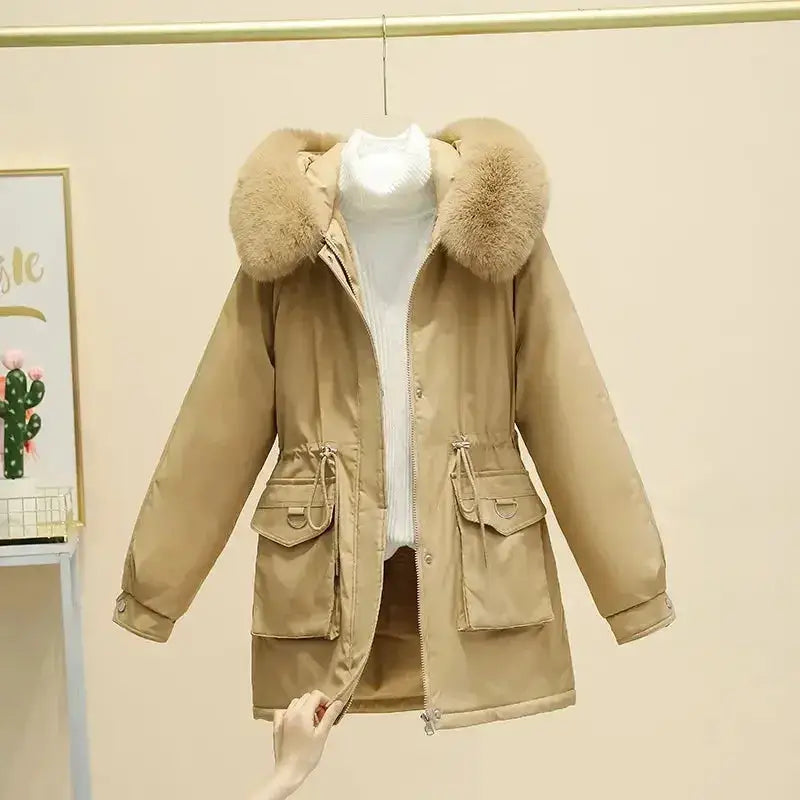 Parka femme imperméable beige avec capuche réglable femme et coupe féminine imperméable