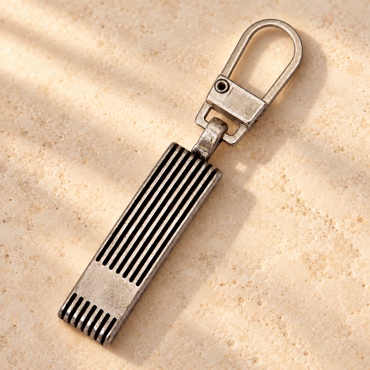 Tirette Casual argent vieilli sur fond ivoire