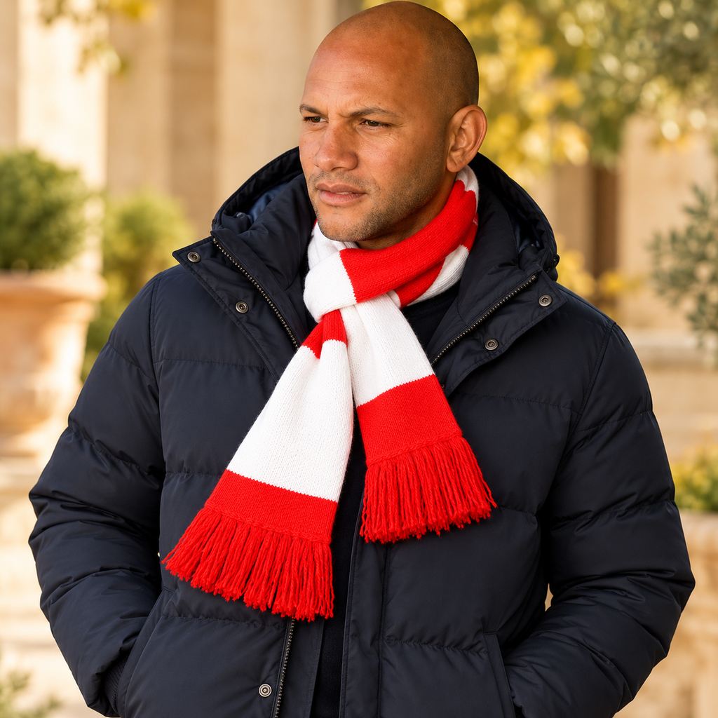 Écharpe bicolore à franges R146X – Result — porté avec une parka