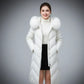 Manteau parka femme blanc long avec capuche réglable et coupe féminine, à fourrure