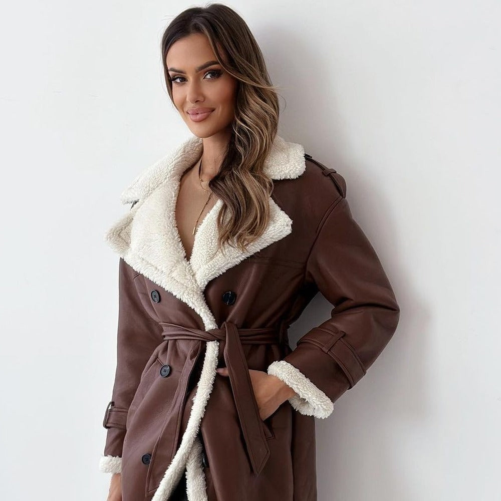 Manteau peau lainée femme chocolat ceinturé, col moumoute