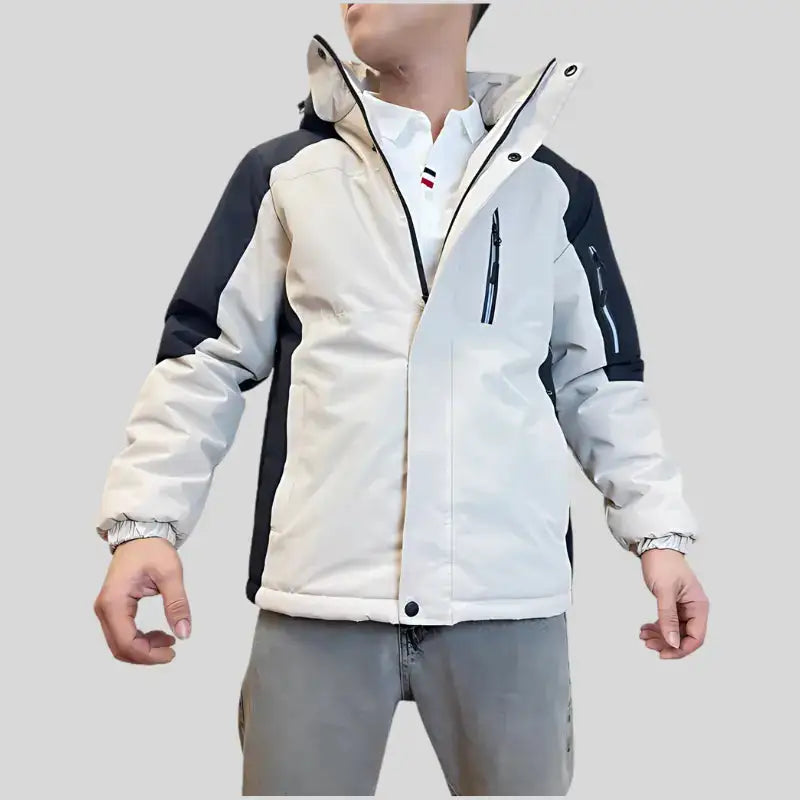 Parka capuche homme en couleur blanche et noire, idéale pour le confort et la praticité en extérieur.