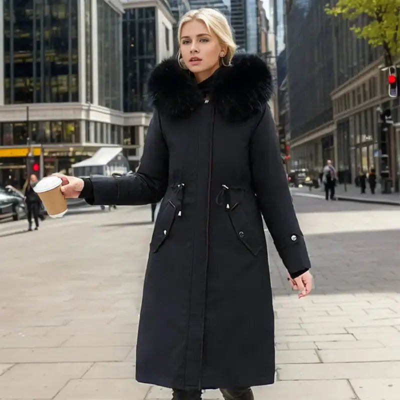 Parka femmes hiver : parka femme longue noir avec col en fourrure pour un look élégant et confortable.