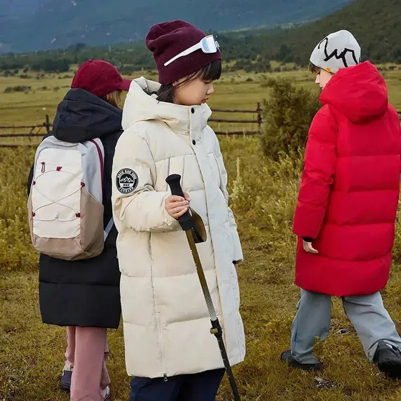 Parka fille 10 ans à capuche, modèle en polyester disponible en plusieurs couleurs, parfaite pour l'école et les sorties.
