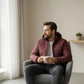 Homme portant parka homme capuche avec poches zippées et coupe fonctionnelle